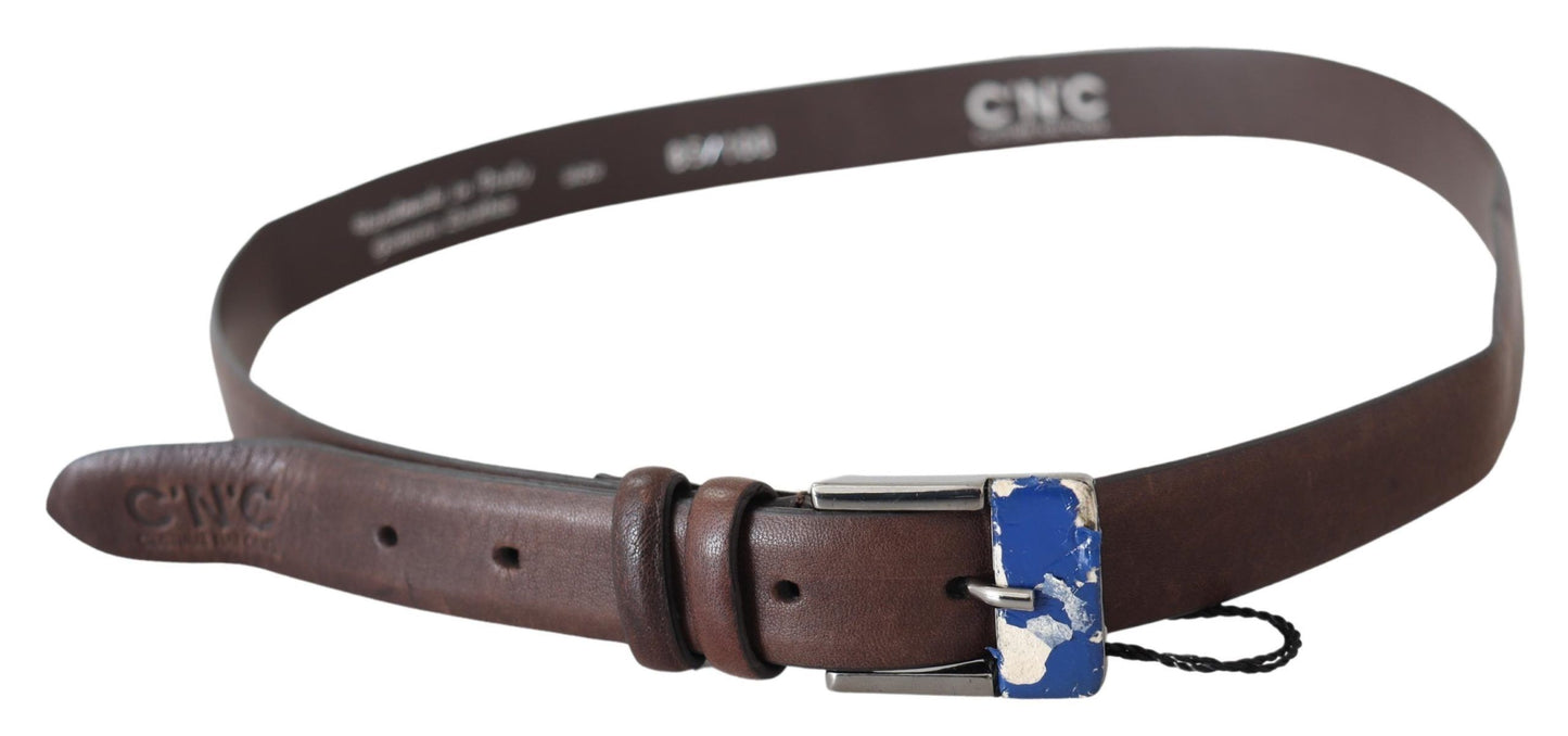 Ceinture classique élégante en cuir marron avec boucle argentée