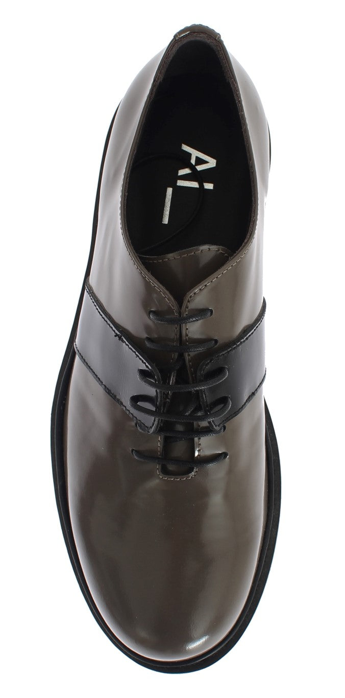 AI_ Chaussures élégantes à lacets en cuir gris marron
