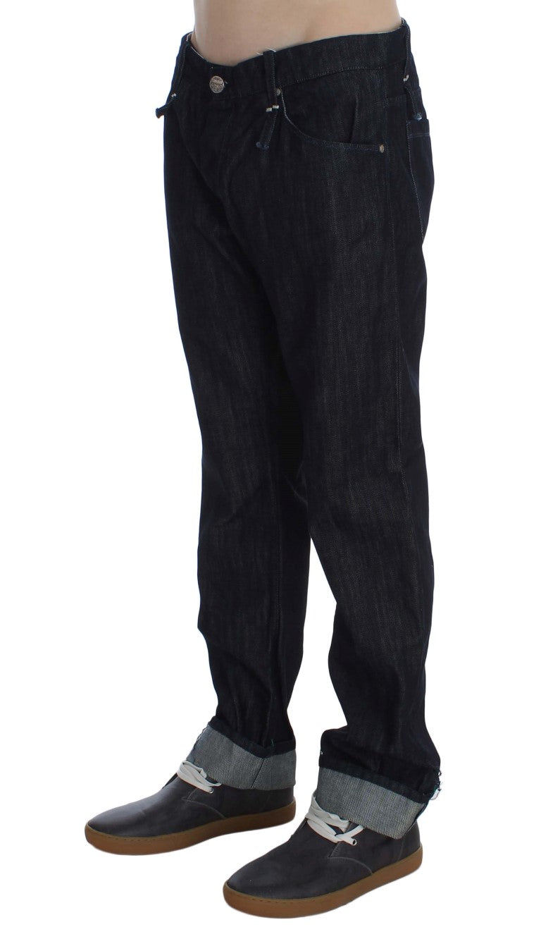 Huit jeans bleus élégants coupe droite pour homme