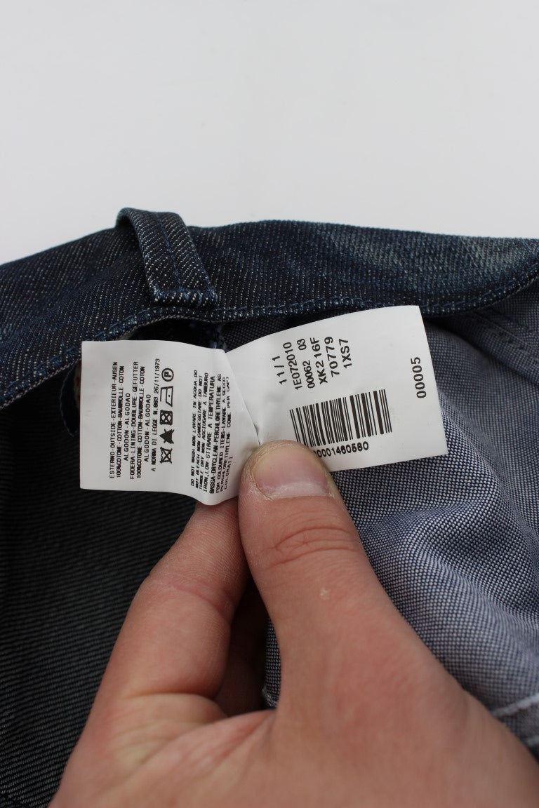 Huit jeans bleus élégants coupe droite régulière