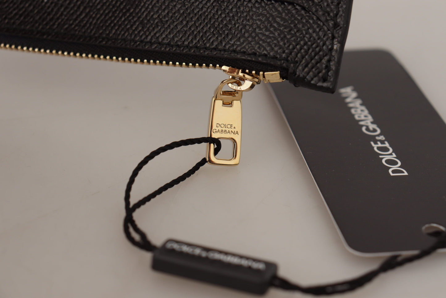 Portefeuille élégant en cuir Dolce & Gabbana avec fermeture zippée