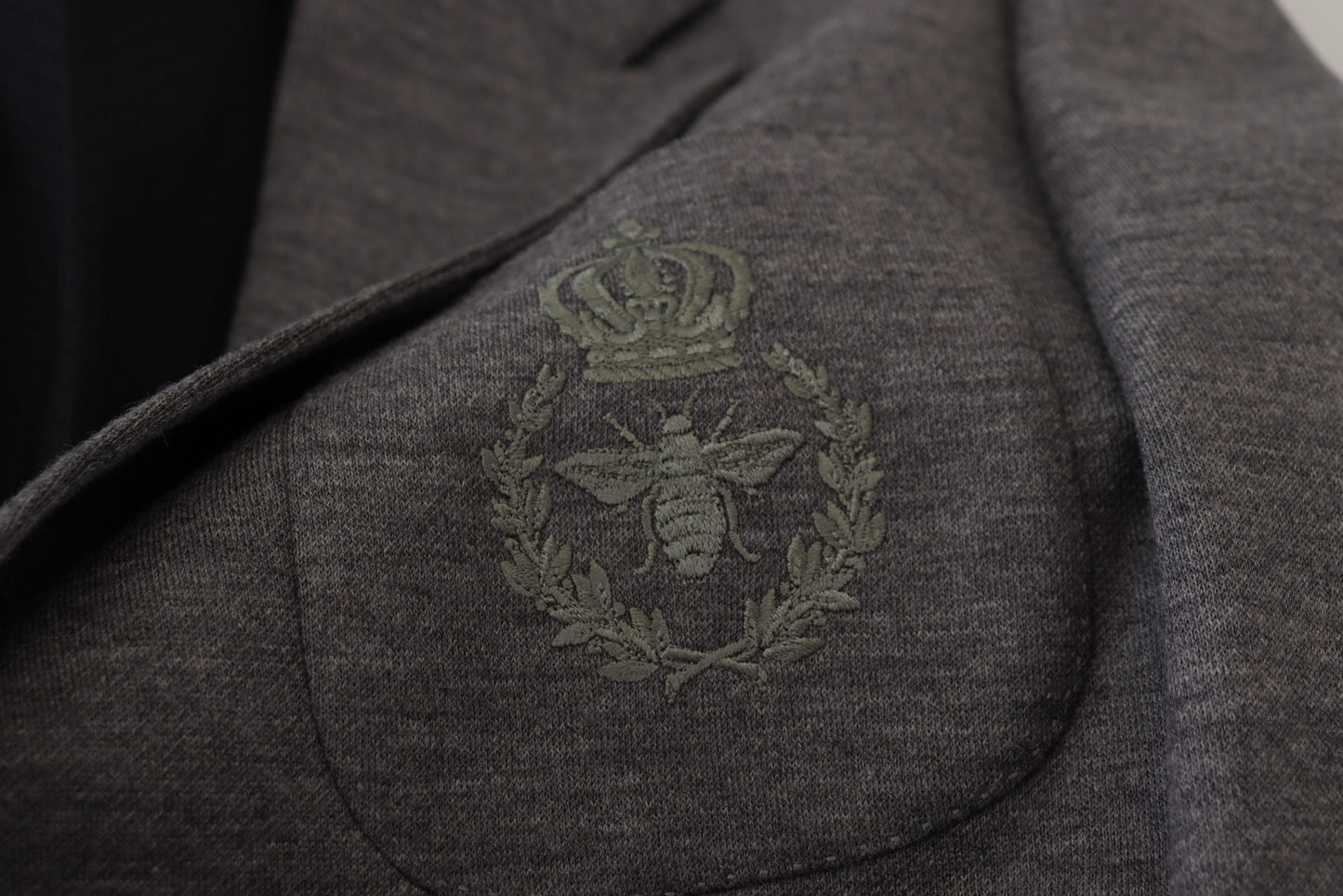 Blazer élégant en laine grise Dolce & Gabbana avec broderie couronne d'abeilles