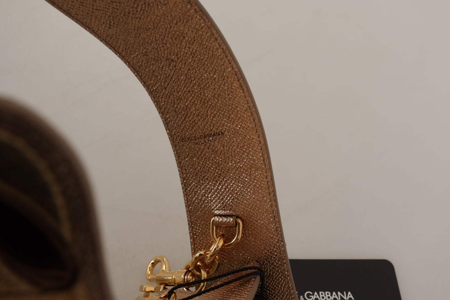 Dolce & Gabbana Élégante bandoulière en cuir doré