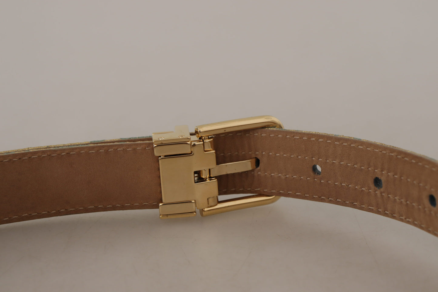 Ceinture élégante en cuir bleu clair Dolce & Gabbana avec boucle dorée
