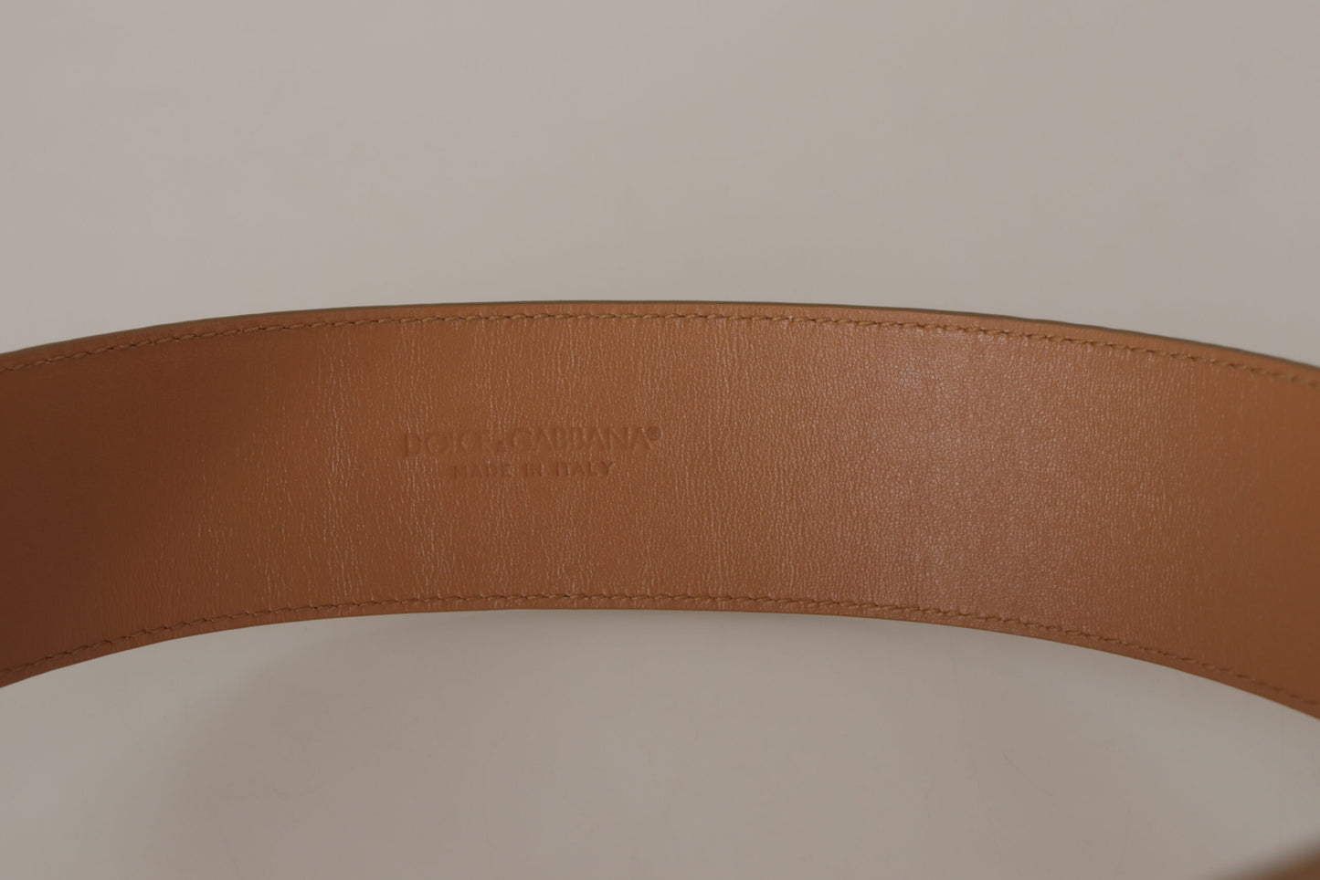 Ceinture élégante en cuir beige Dolce & Gabbana avec boucle gravée