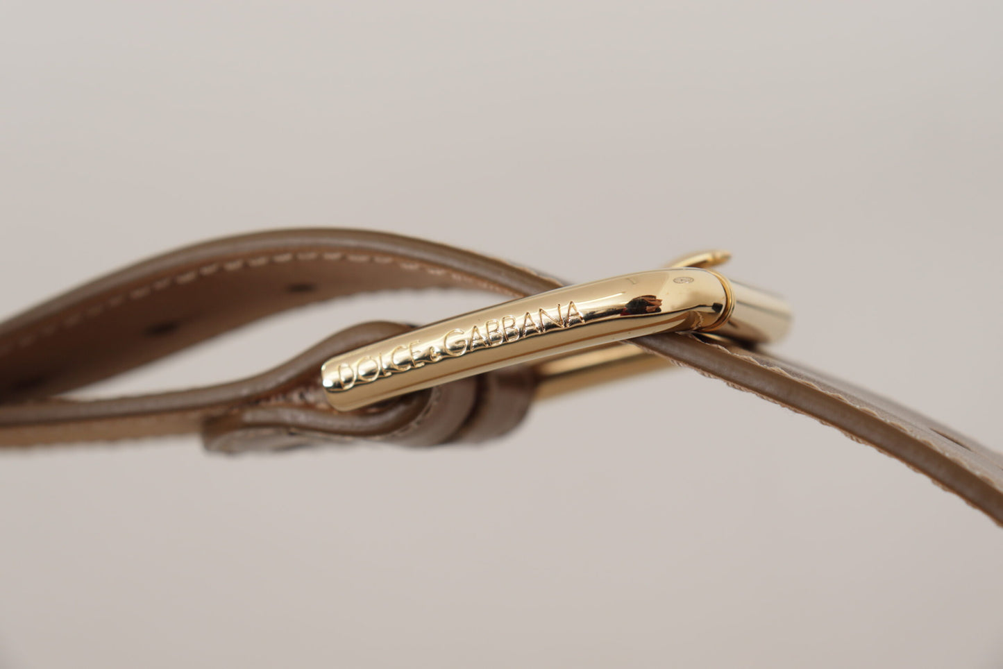 Ceinture élégante en cuir bronze Dolce & Gabbana avec boucle à logo