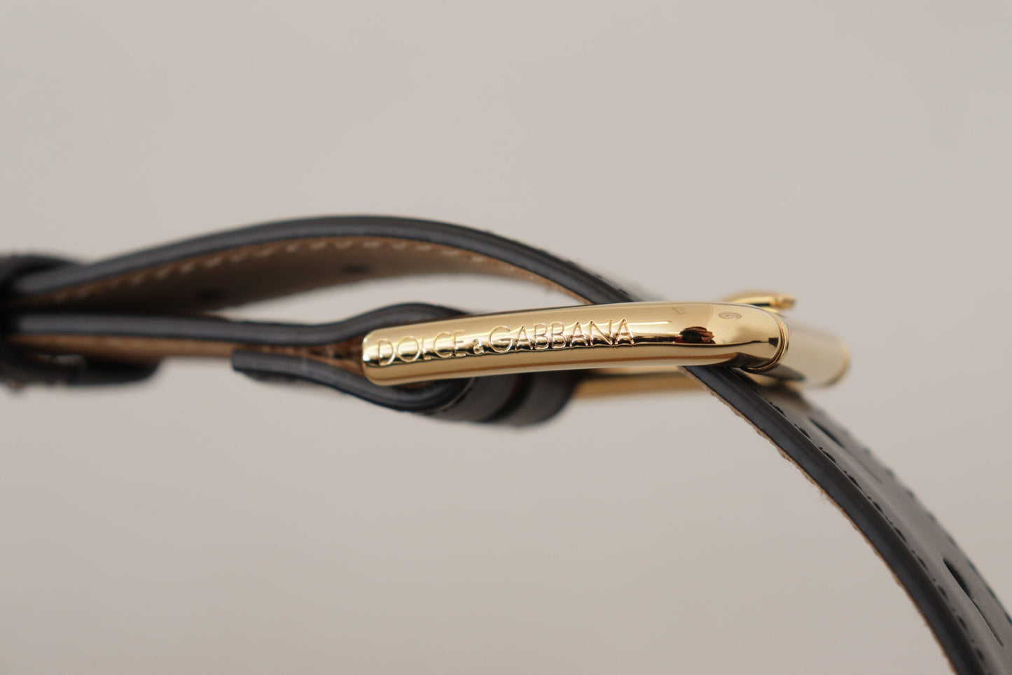 Ceinture élégante en cuir Dolce & Gabbana avec boucle à logo