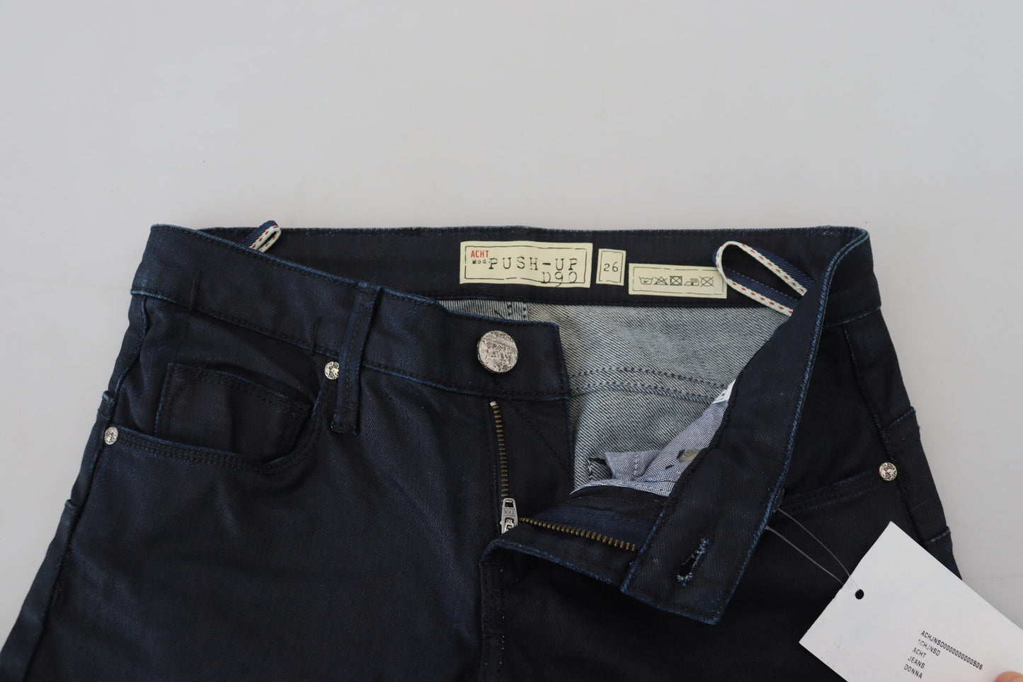 Huit extravagances chics en denim skinny taille basse