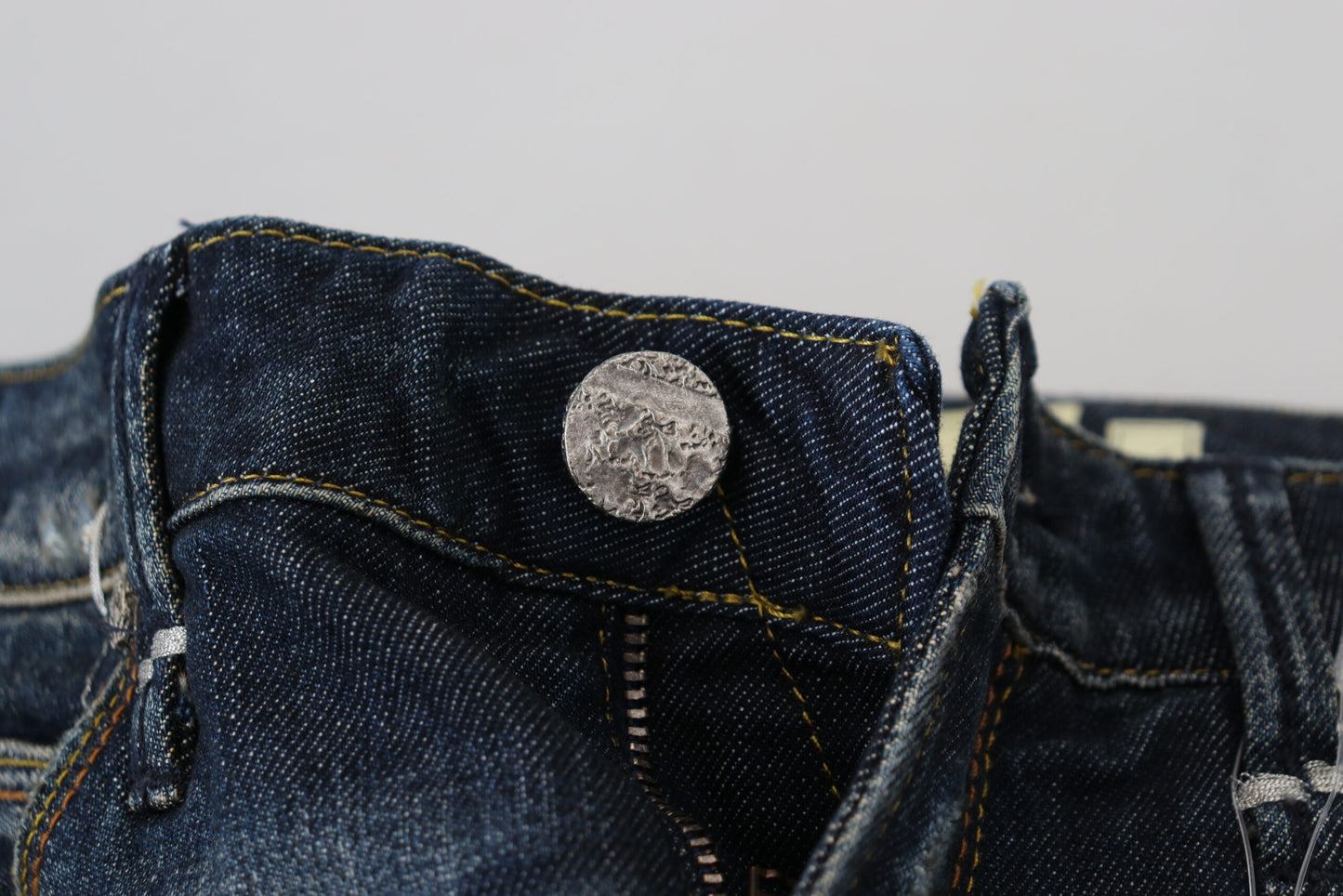 Huit pantalons en denim taille basse élégants et slim