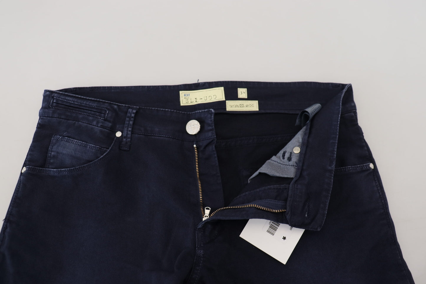 Huit jeans fuselés sophistiqués