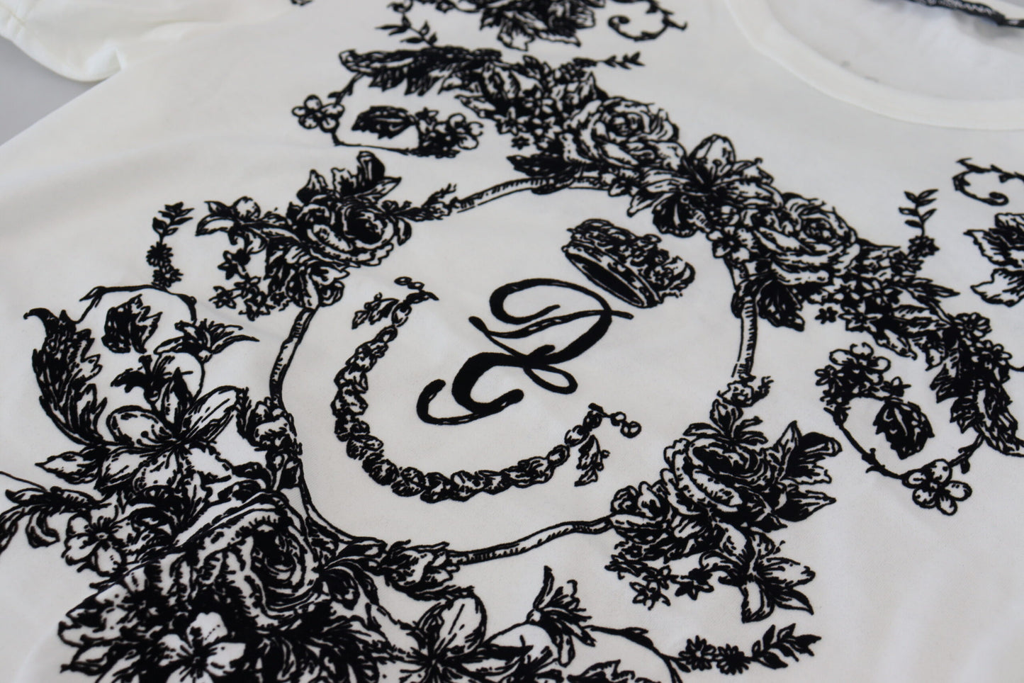 T-shirt élégant à couronne florale Dolce & Gabbana