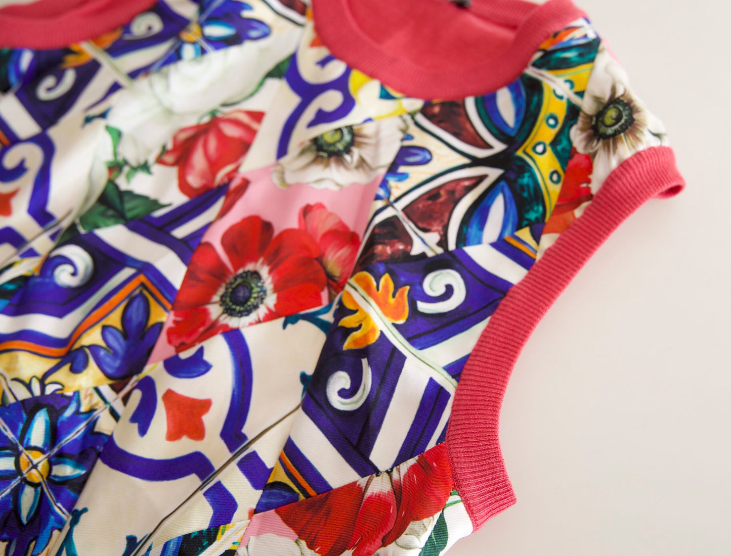Dolce & Gabbana Élégant haut ras du cou en mélange cachemire-soie