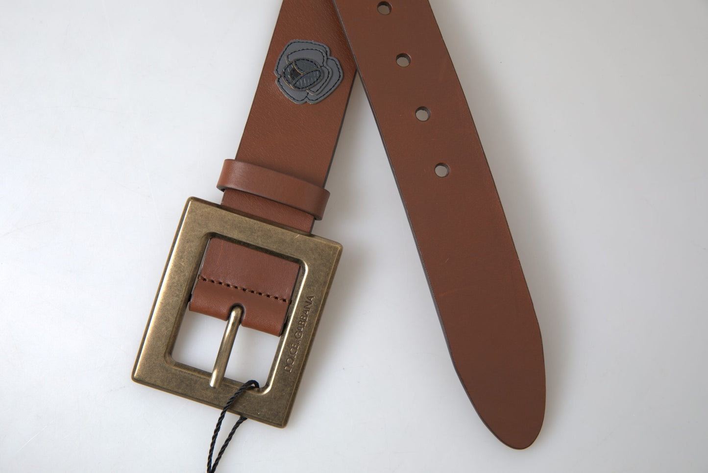Ceinture élégante en cuir Dolce & Gabbana avec boucle en métal