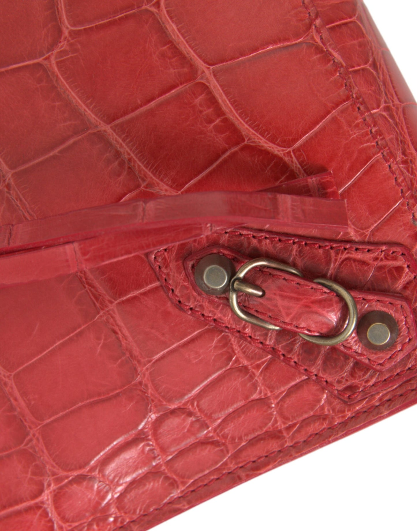 Pochette Balenciaga en cuir d'alligator rouge exotique