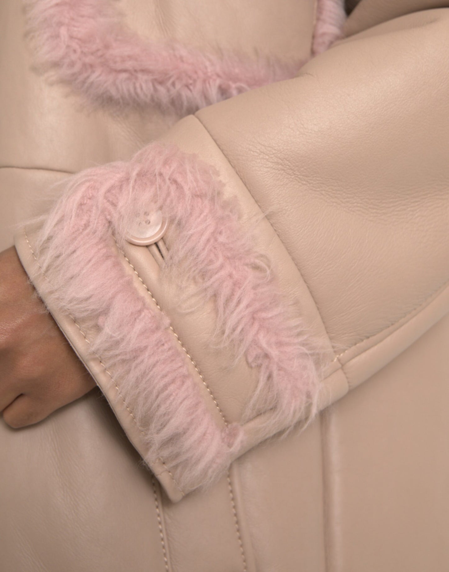 Dolce & Gabbana - Manteau en peau lainée beige et rose