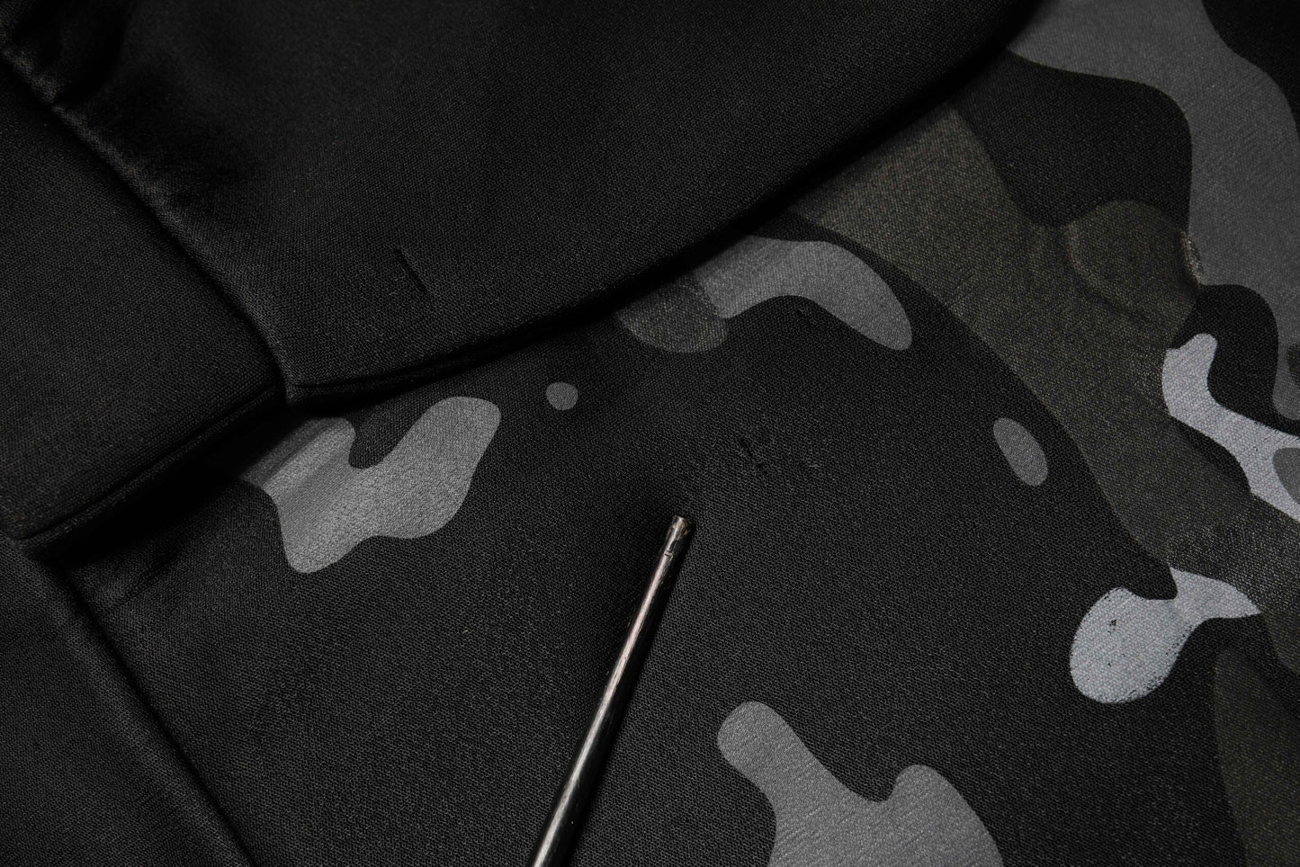 Dolce & Gabbana Black Camouflage Round Neck Sweatshirt Sweater by Dolce & Gabbana
