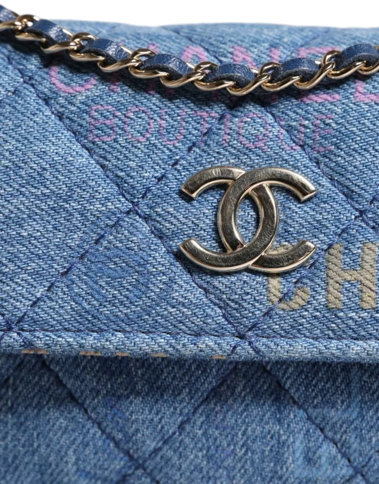 Sac à bandoulière Chanel Denim Mood Flap à micro logo imprimé à franges