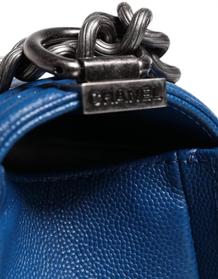 Sac à bandoulière Chanel moyen en cuir d'agneau bleu à double chaîne