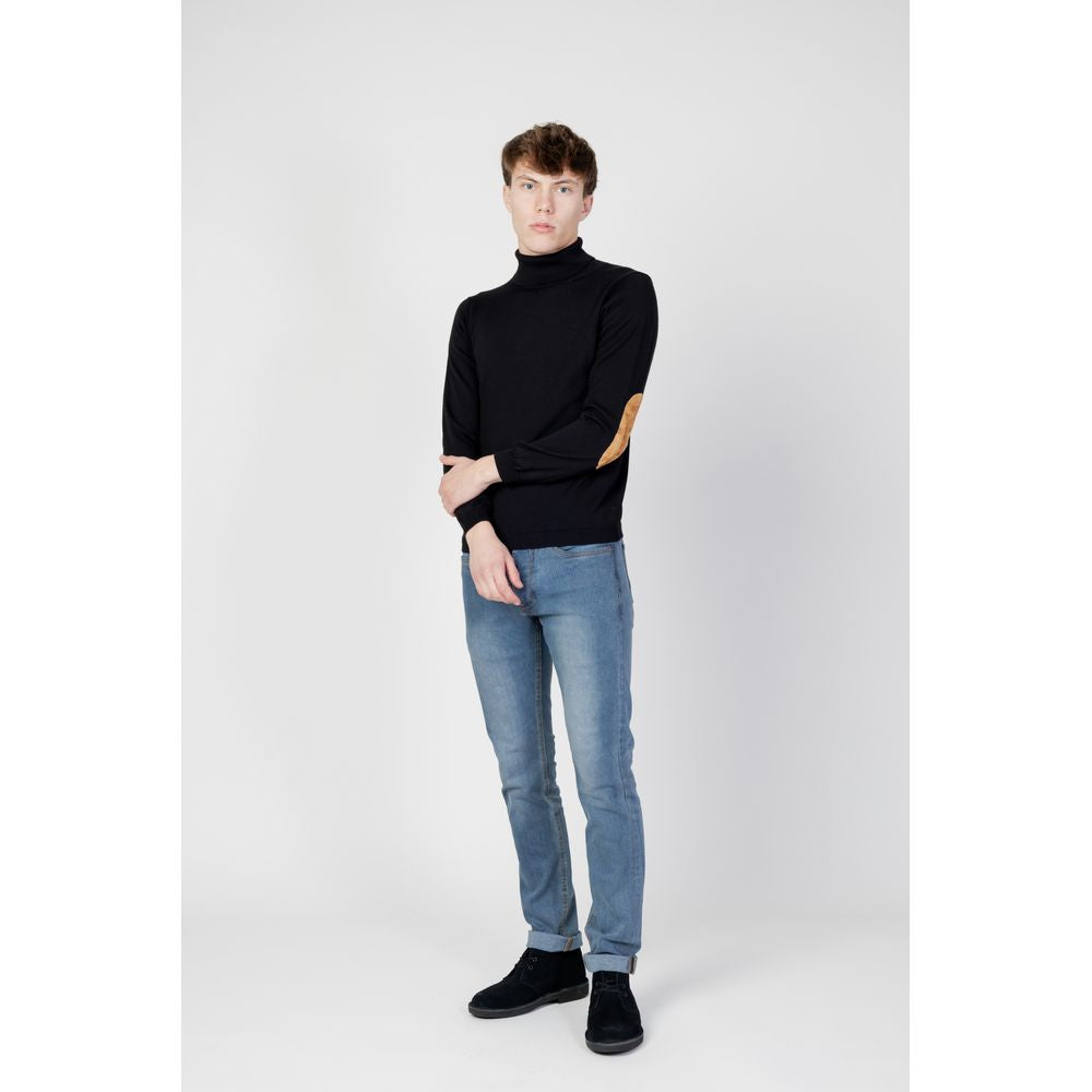 Alviero Martini Prima Classe Black Viscose Turtleneck by Alviero Martini Prima Classe