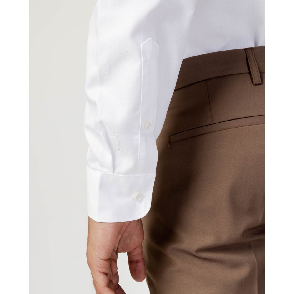 Chemise en coton blanc sélectionnée