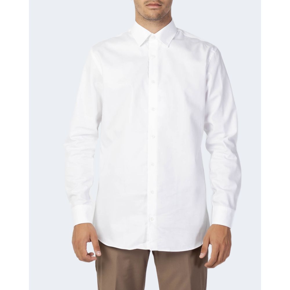 Chemise en coton blanc sélectionnée