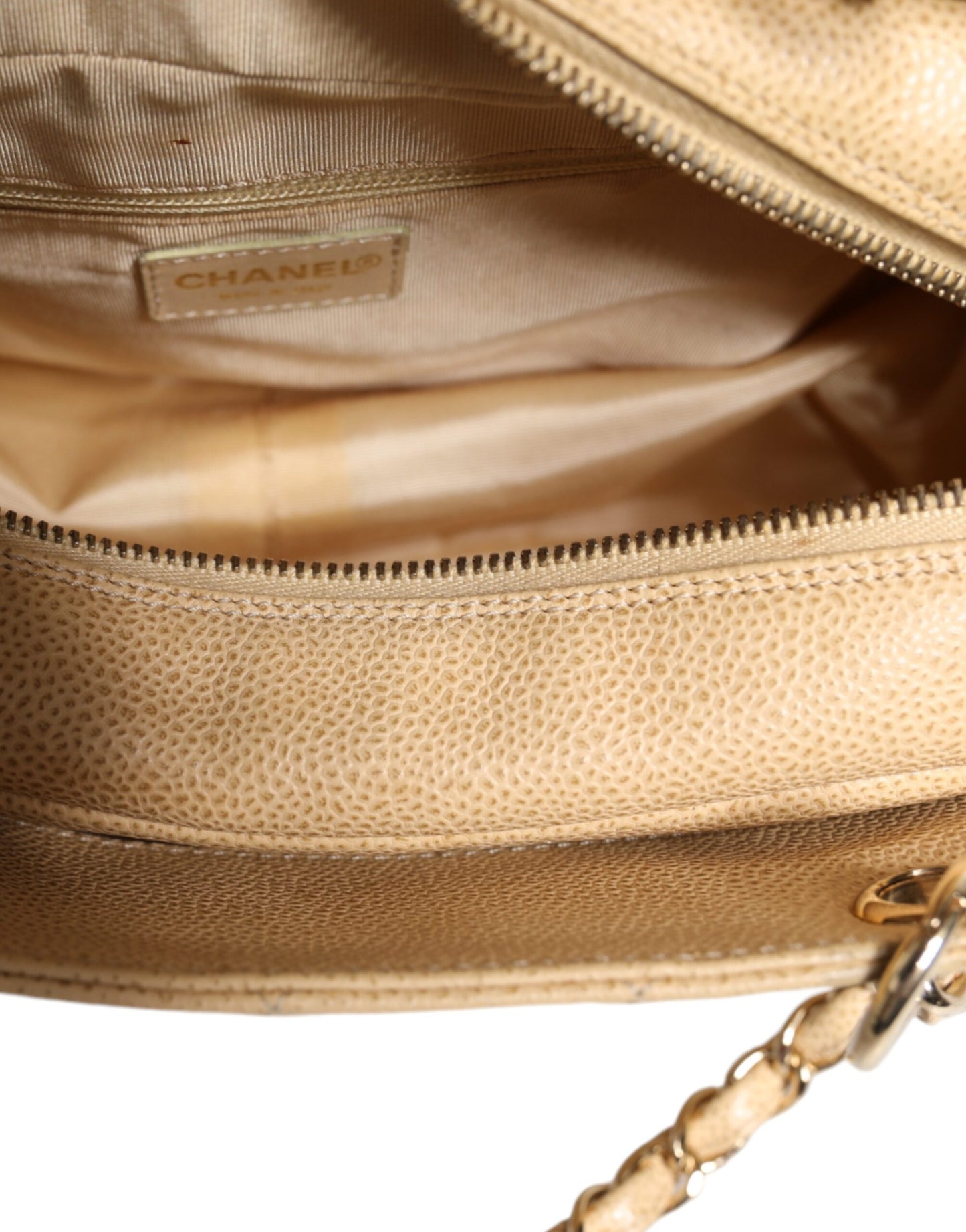 Sac à main Chanel en cuir beige Caviar De Coco avec chaîne