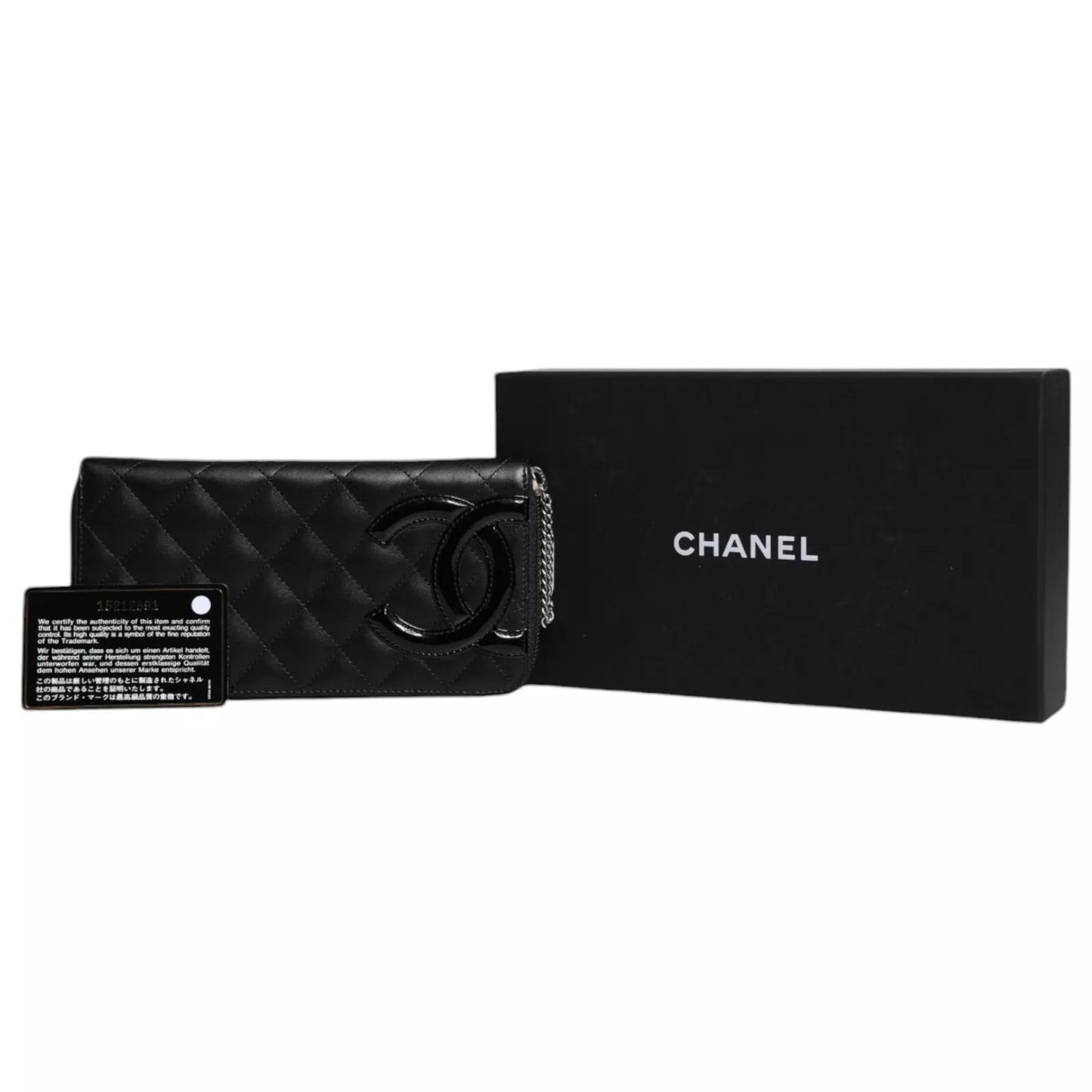Portefeuille zippé continental Chanel en cuir matelassé noir avec logo CC