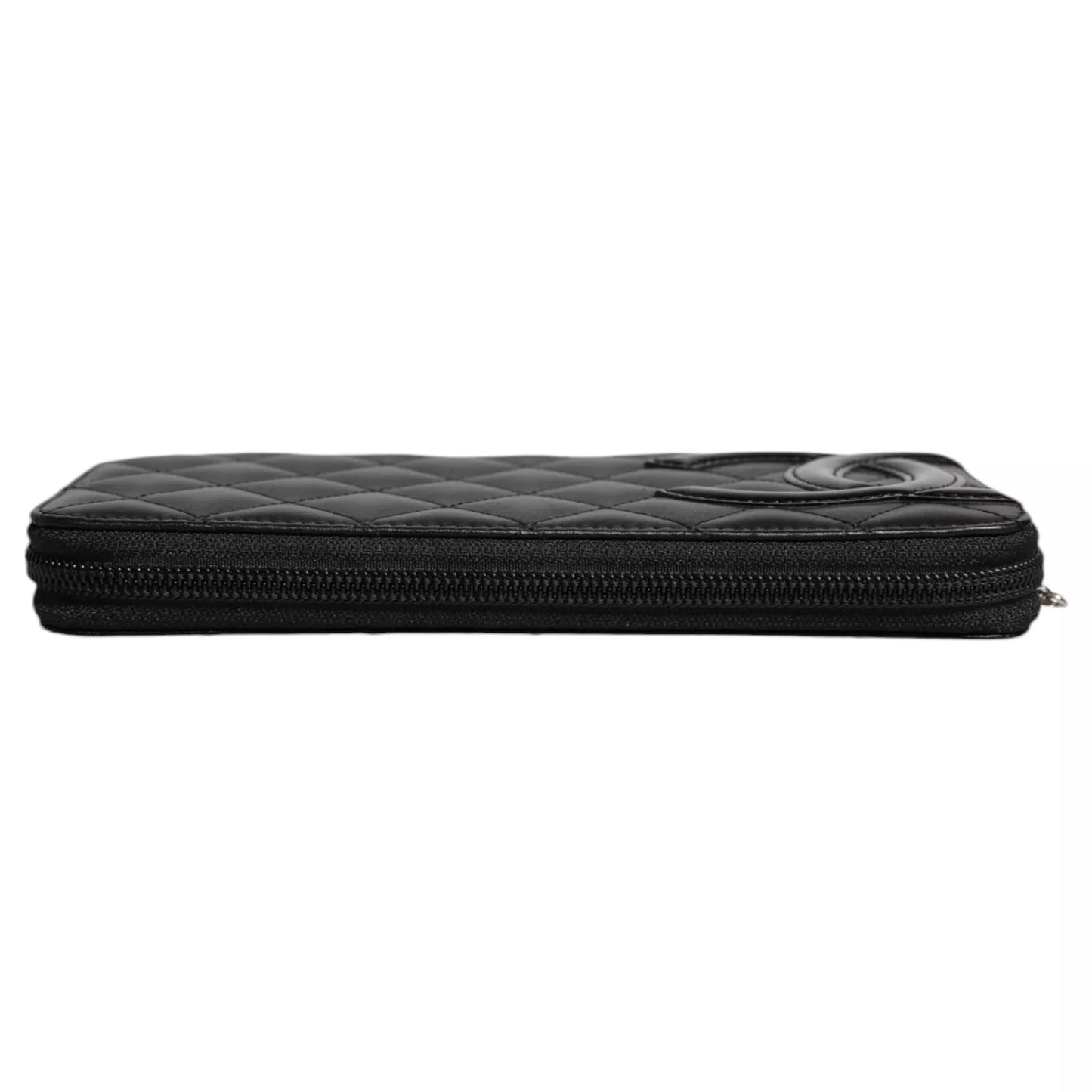 Portefeuille zippé continental Chanel en cuir matelassé noir avec logo CC