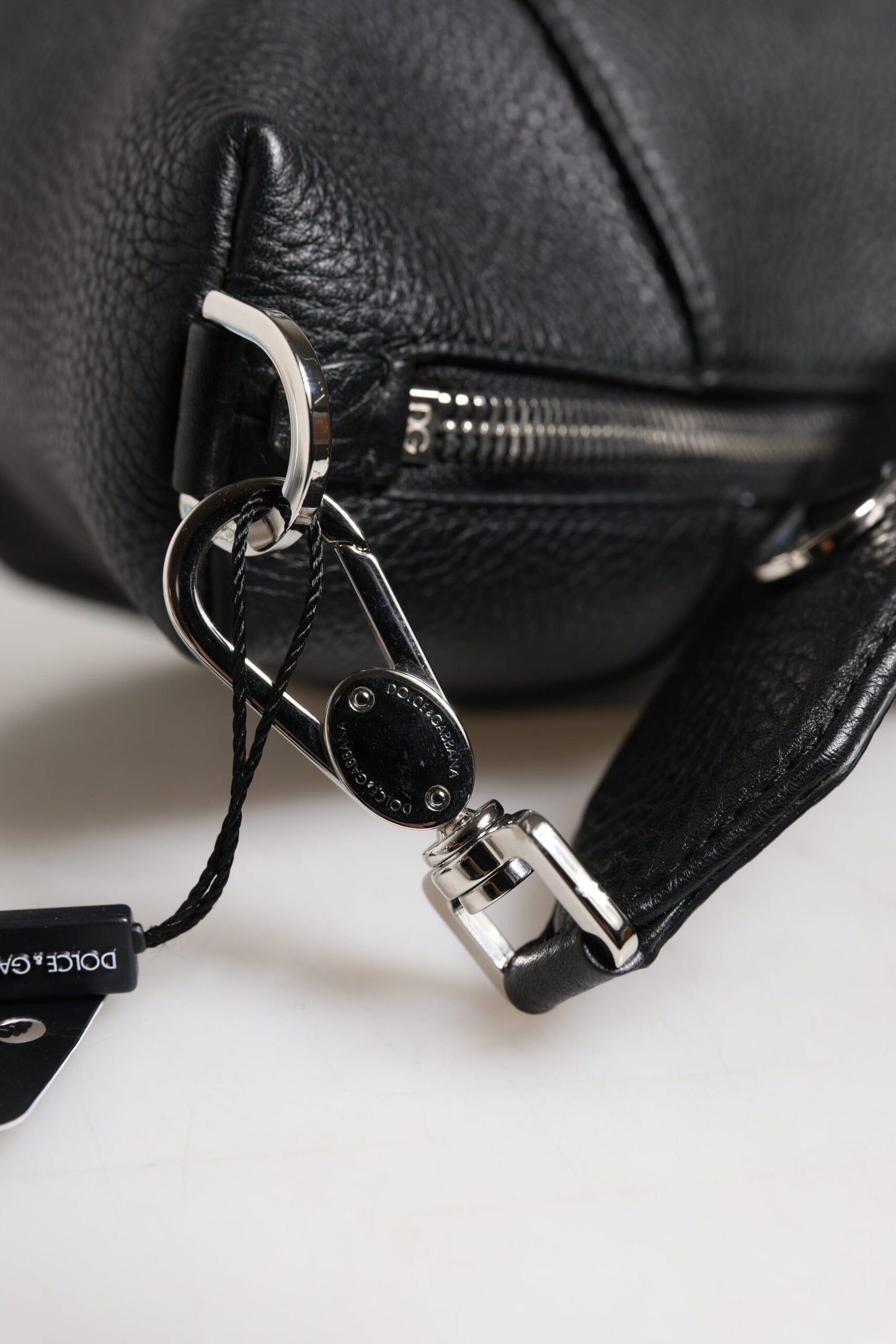 Sac bandoulière en cuir noir Dolce & Gabbana avec plaque logo