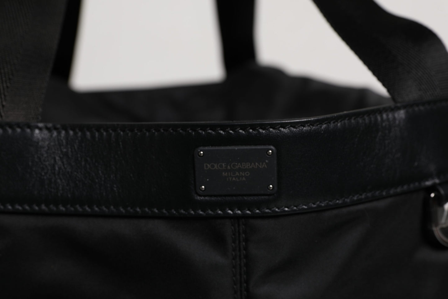 Sac seau à bandoulière Dolce & Gabbana en nylon noir et blanc avec logo emblématique
