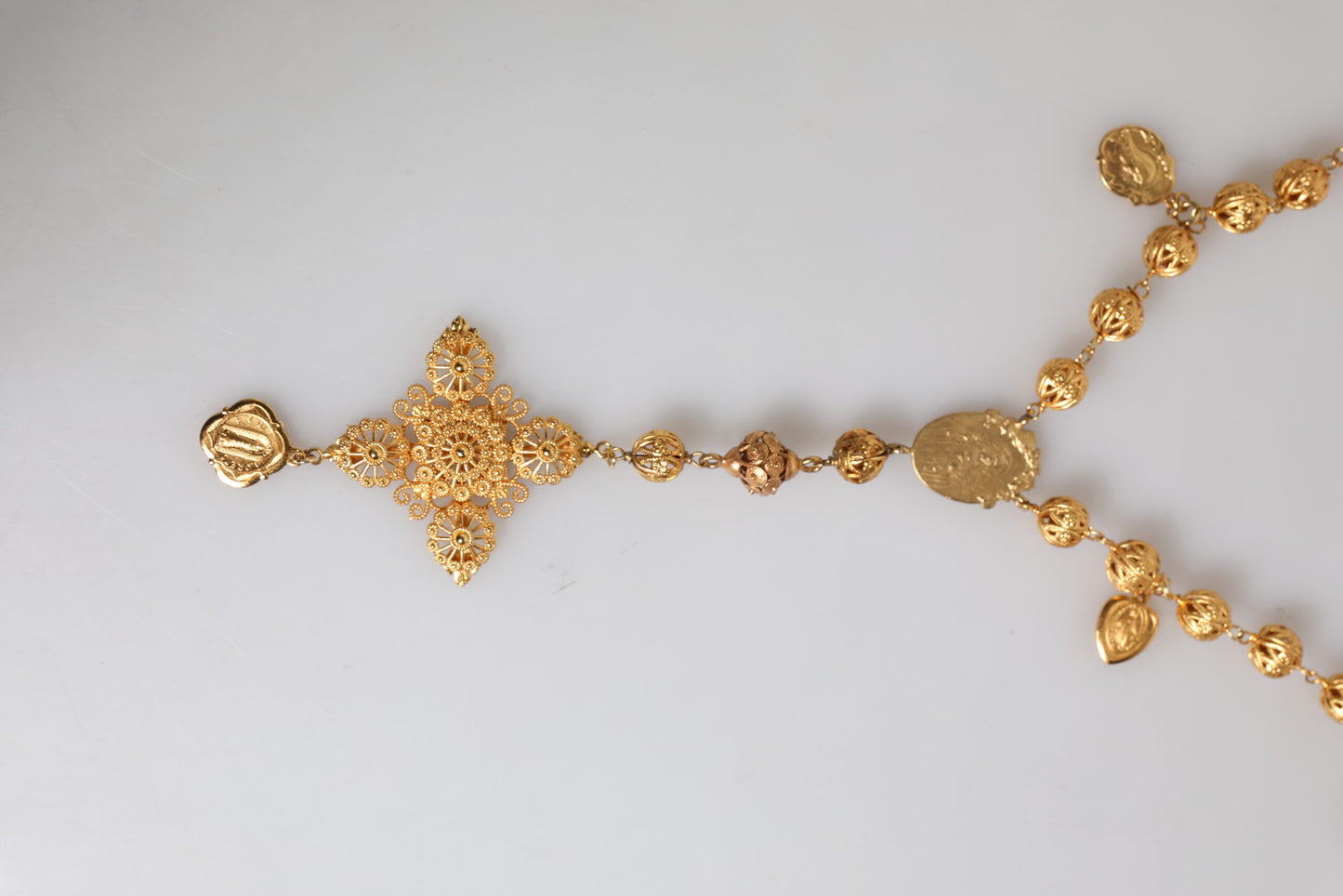Collier Dolce & Gabbana en laiton doré avec chaîne et perles Sicily