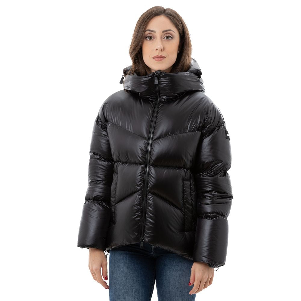 Ajoutez des vestes et des manteaux en polyamide noir
