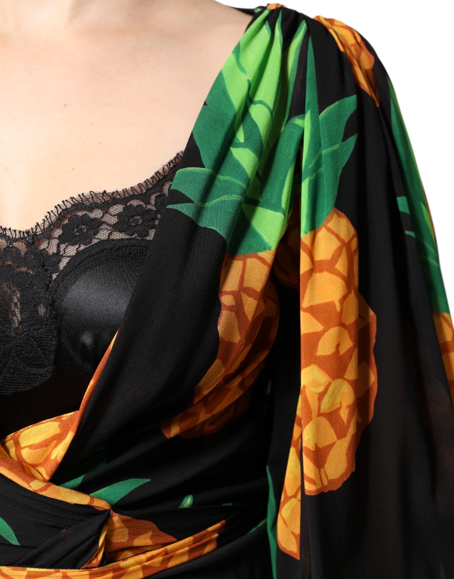 Robe portefeuille drapée en soie noire à imprimé ananas Dolce & Gabbana