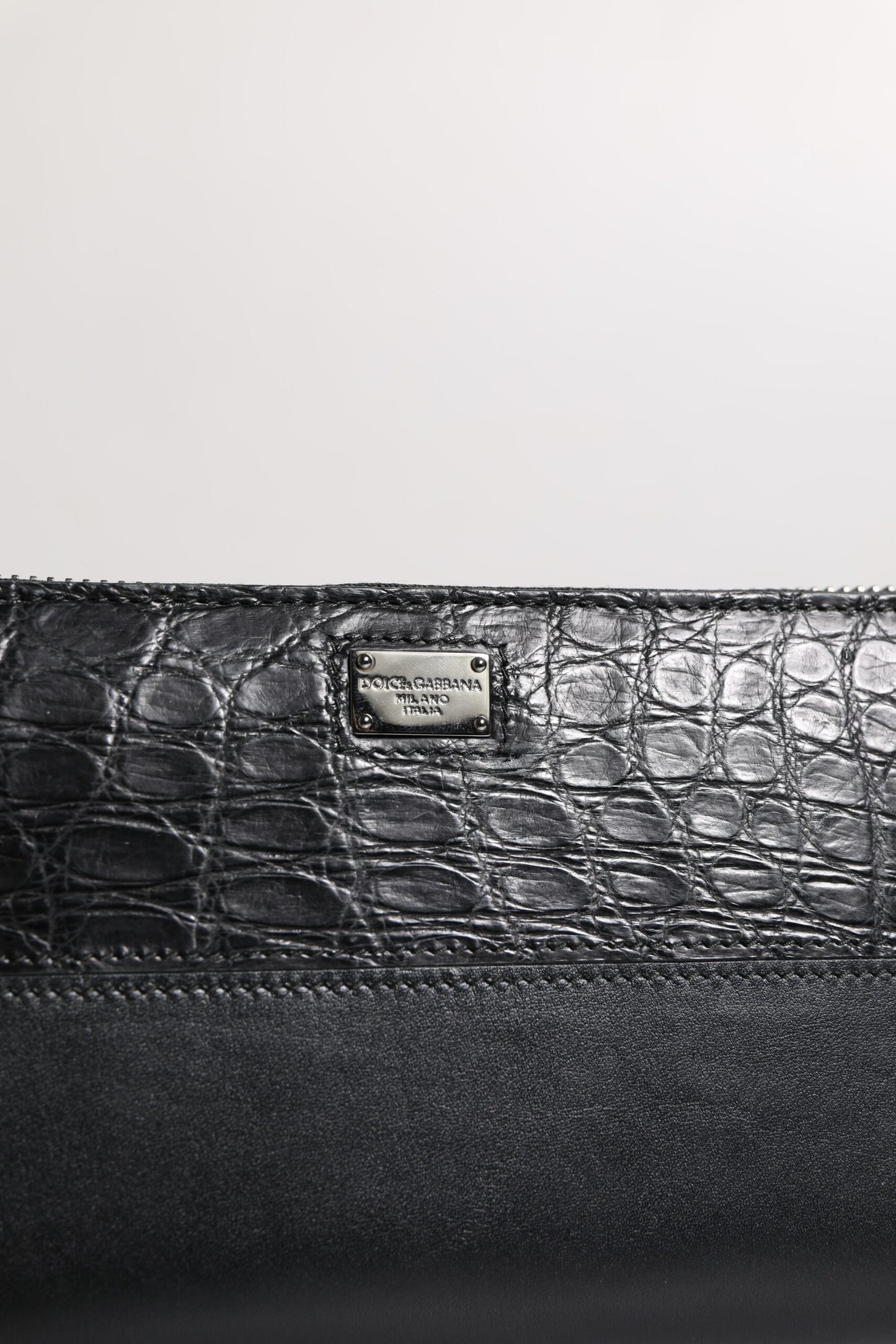 Portefeuille continental zippé en cuir noir Dolce & Gabbana avec plaque logo
