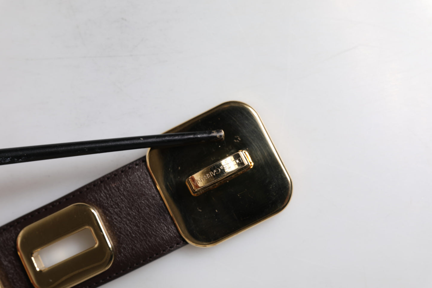 Ceinture Dolce & Gabbana en cuir marron foncé avec boucle rotative dorée