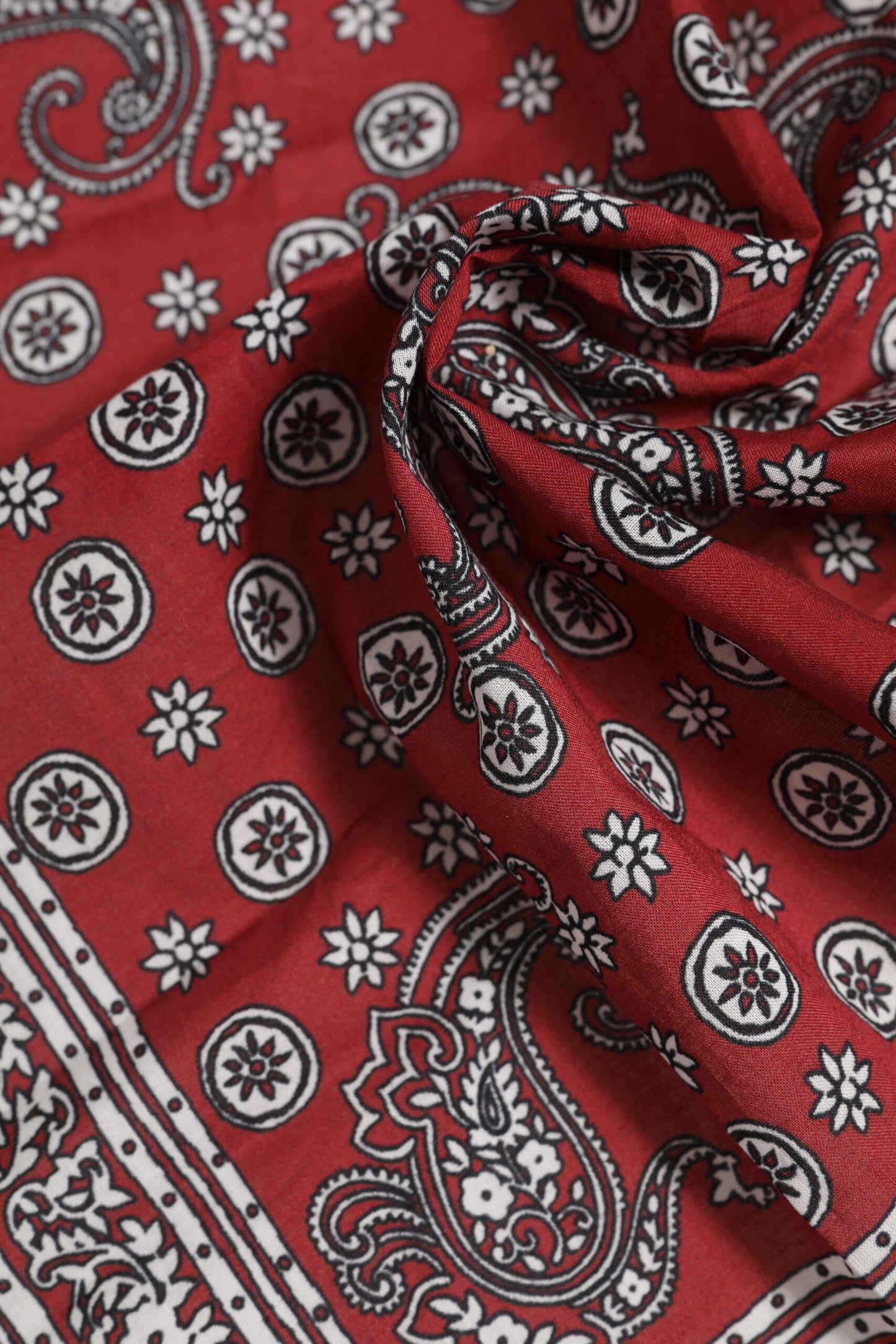 Foulard carré en coton à fleurs rouges Dolce & Gabbana