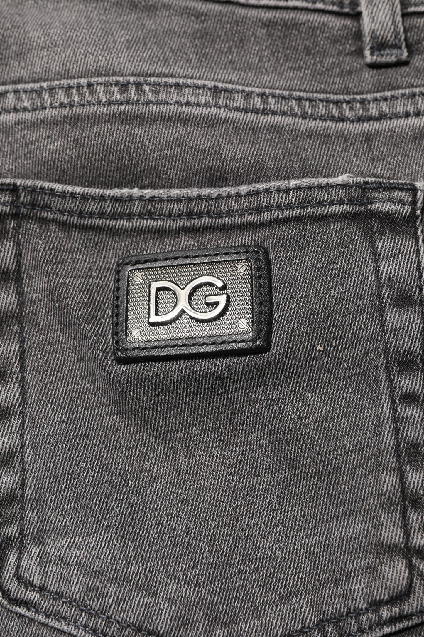 Jean en denim gris avec plaque logo Dolce & Gabbana pour homme