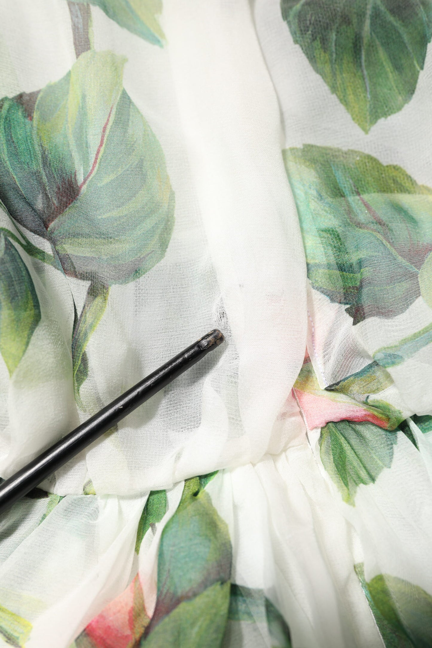 Robe longue en soie à imprimé floral blanc Dolce & Gabbana