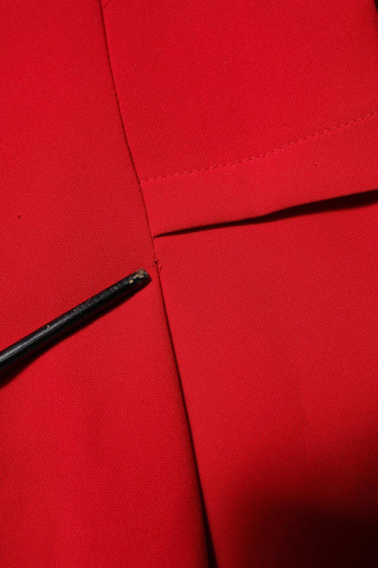 Robe fourreau rouge à manches longues au-dessus du genou Armani Exchange