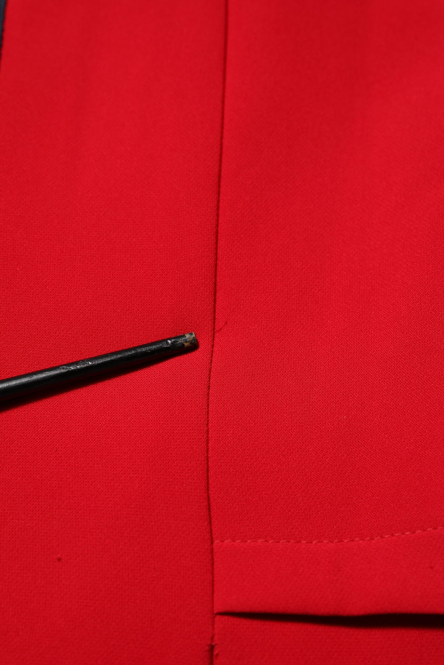 Robe fourreau rouge à manches longues au-dessus du genou Armani Exchange