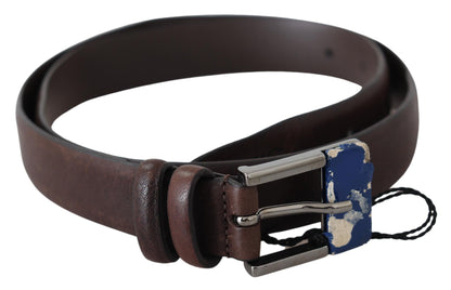Ceinture classique élégante en cuir marron avec boucle argentée