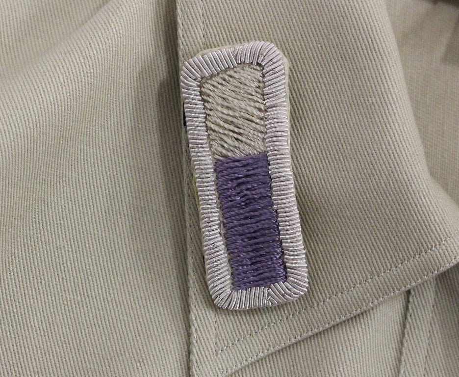 Débardeur sans manches en coton beige avec broches Andrea Incontri