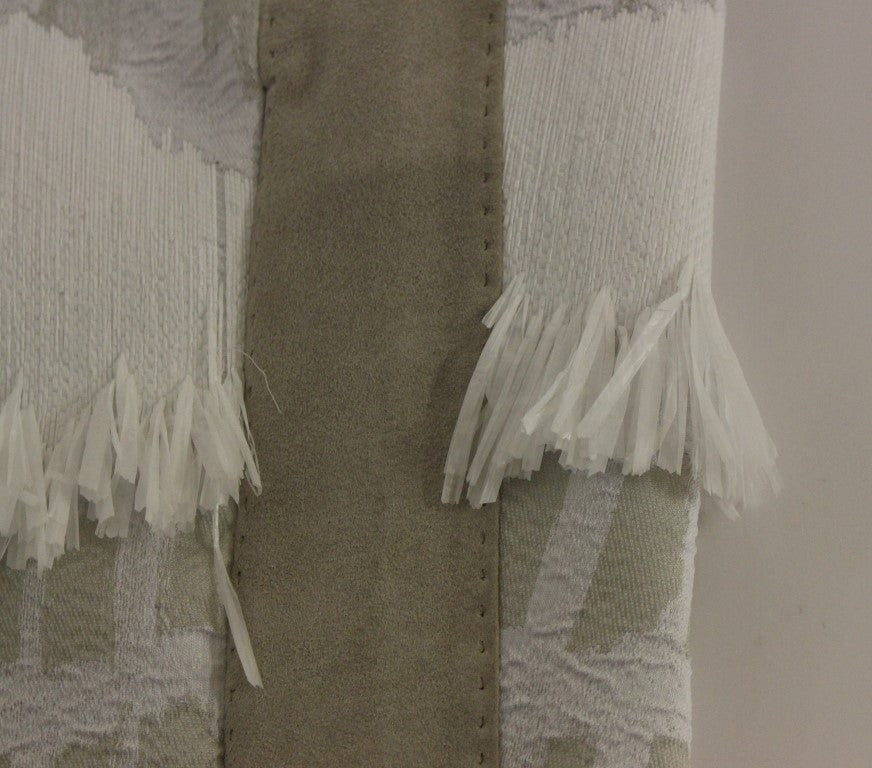 Jupe crayon élégante Arzu Kaprol dans les tons blancs et gris