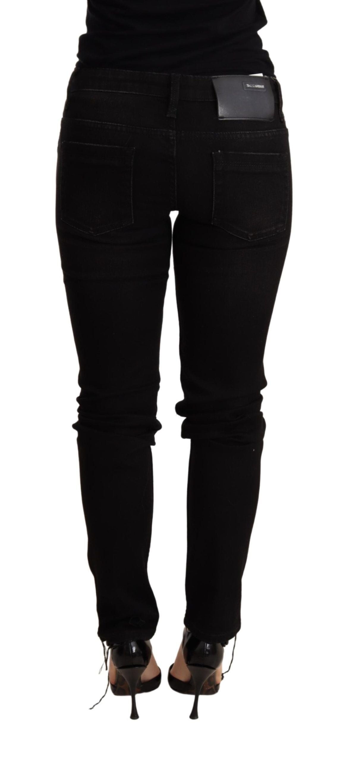 Huit jeans slim élégants en denim noir