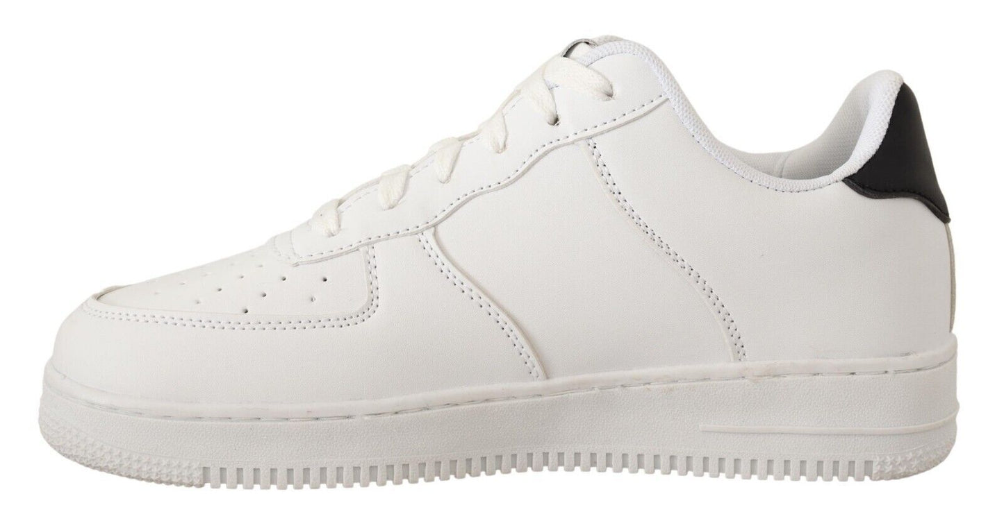 Baskets basses chics en cuir blanc SIGNS
