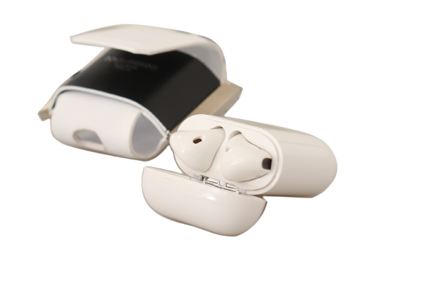 Étui en cuir Dolce &amp; Gabbana Chic pour Airpods, monochrome