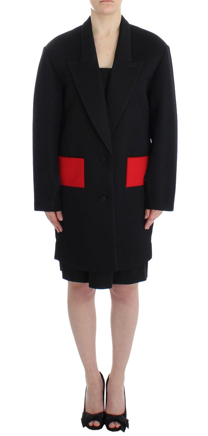 KAALE SUKTAE Élégant manteau long drapé noir avec des touches de rouge