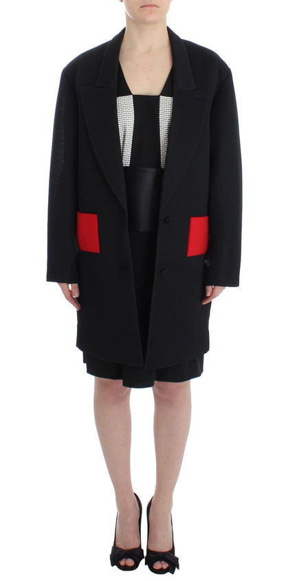 KAALE SUKTAE Élégant manteau long drapé noir avec des touches de rouge