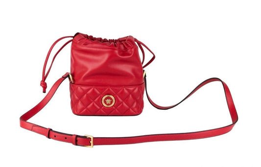 Sac seau à bandoulière en cuir matelassé rouge Versace avec cordon de serrage