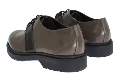 AI_ Chaussures élégantes à lacets en cuir gris marron